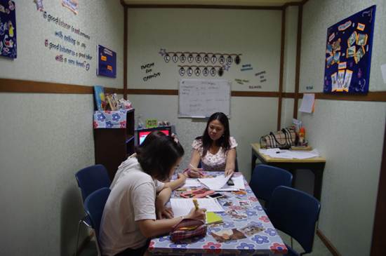 17.Listening Class.jpg
