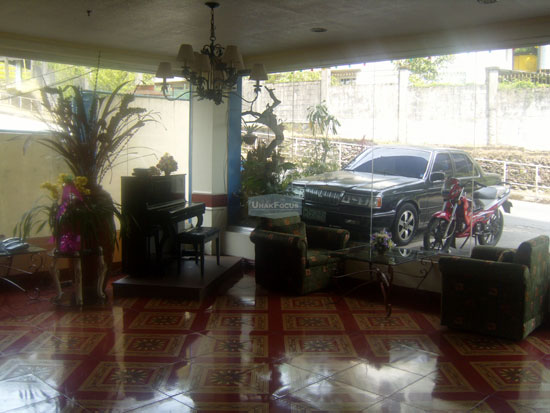 S1034354.jpg