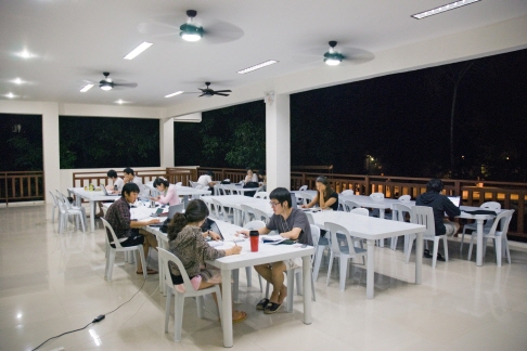 EV_102.jpg
